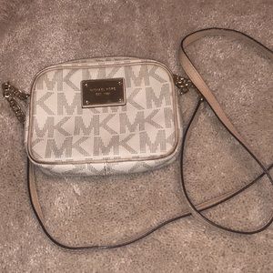 Micheal Kors Purse